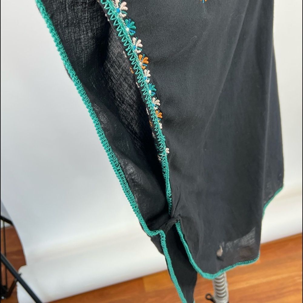 BIYA by Johnny Was boho embroidered poncho oversize cotton top - Picture 5 of 9